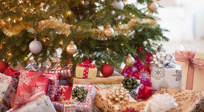 Тази Коледа българите планираме да закупим подаръци за поне седем